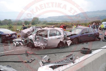 UPDATE Carnagiu în Grecia, produs de un TIR-ist român: 5 morţi şi 20 de răniţi